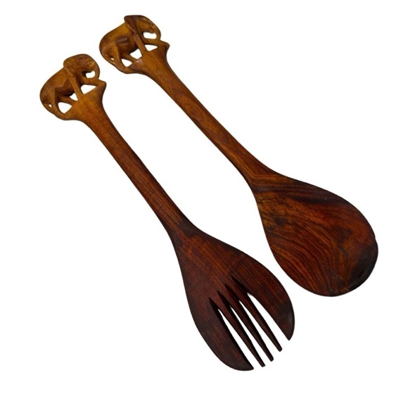 Vintage wooden salad utencils with hand carved elephants. - Picture 1 of 5